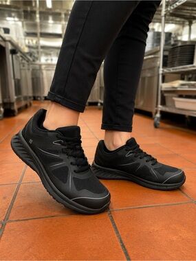 Shoes For Crews Women’s Black Slip Resistant Work Sneakers Size 6 Non Slip